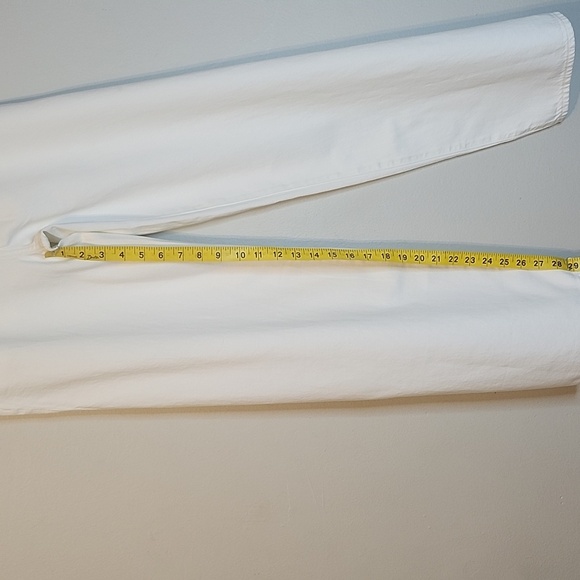 Madewell Women's Straight Leg Cream Jeans - Picture 8 of 13